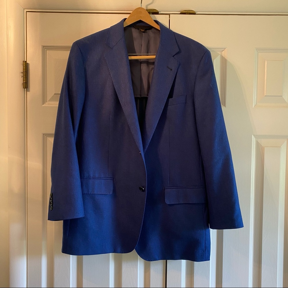 Excellent condition blue wool and silk sport coat!